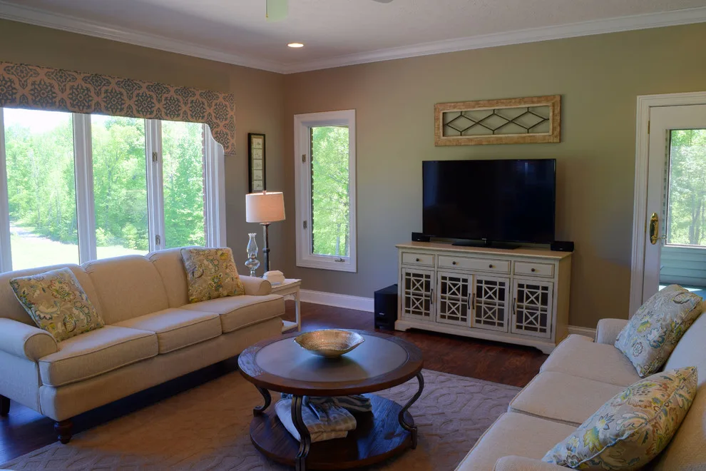 Ground Level Décor, Furnishings, and Accessories by At Home Staging And Design - Photo 3