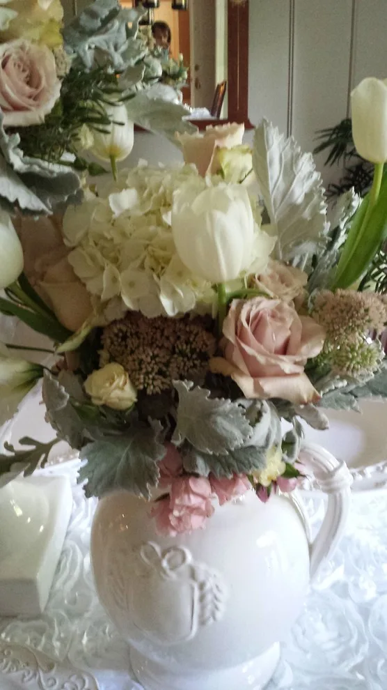 floral compositions by Janet Biddick Designs - Photo 14