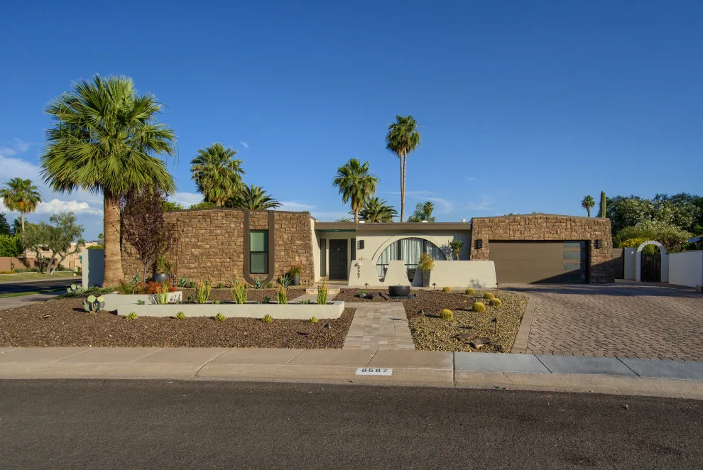 Gainey Ranch Mid-Century Modern Facade by Southworth Interior Design - Photo 3