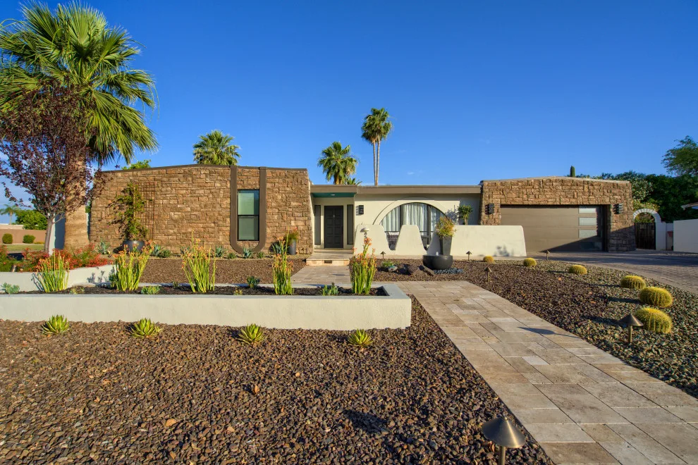 Gainey Ranch Mid-Century Modern Facade by Southworth Interior Design - Photo 5