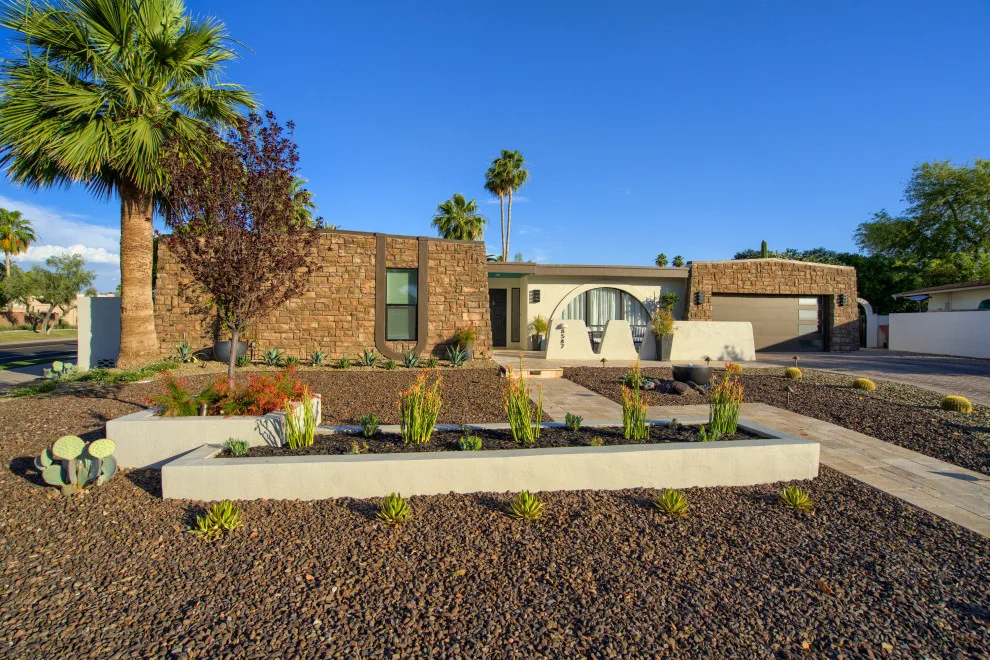 Gainey Ranch Mid-Century Modern Facade by Southworth Interior Design - Photo 6