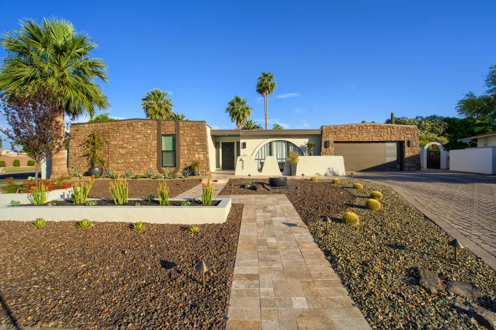 Gainey Ranch Mid-Century Modern Facade by Southworth Interior Design - Photo 4