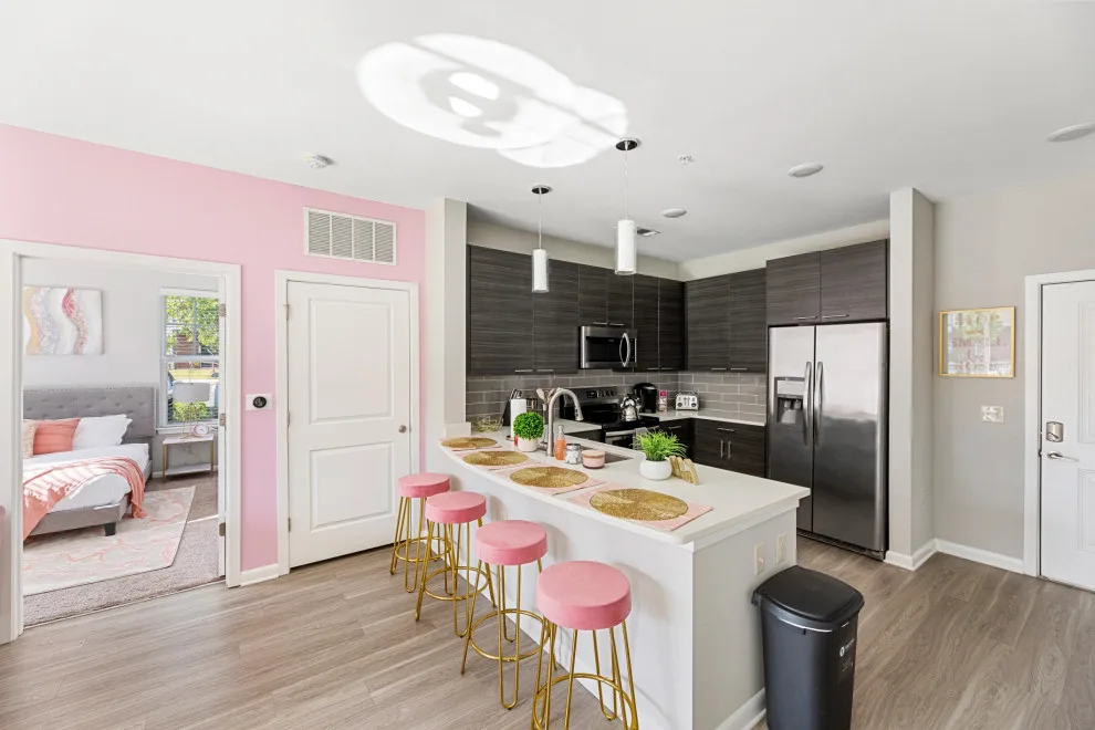 Chic Pink Apartment: Complete AirBNB Design Service by Interiors À La Mode, LLC - Photo 13