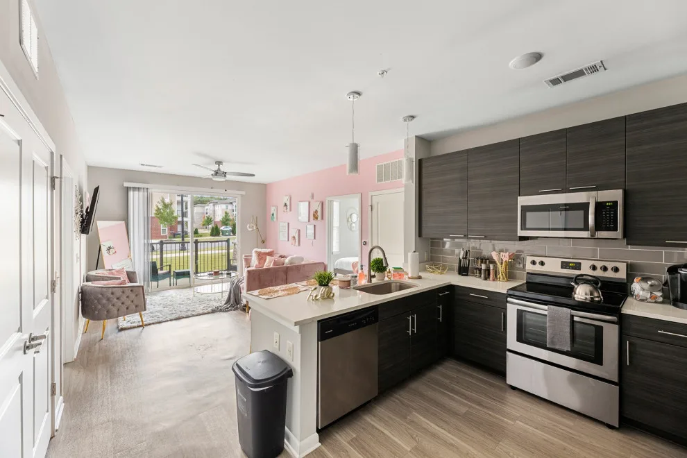 Chic Pink Apartment: Complete AirBNB Design Service by Interiors À La Mode, LLC - Photo 10
