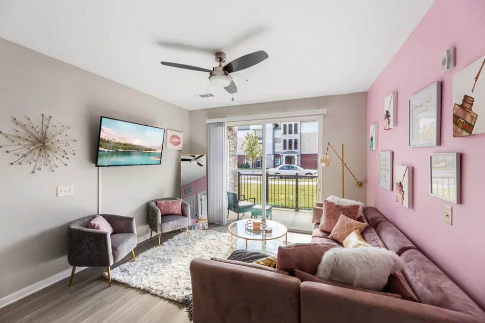 Chic Pink Apartment: Complete AirBNB Design Service by Interiors À La Mode, LLC - Photo 16