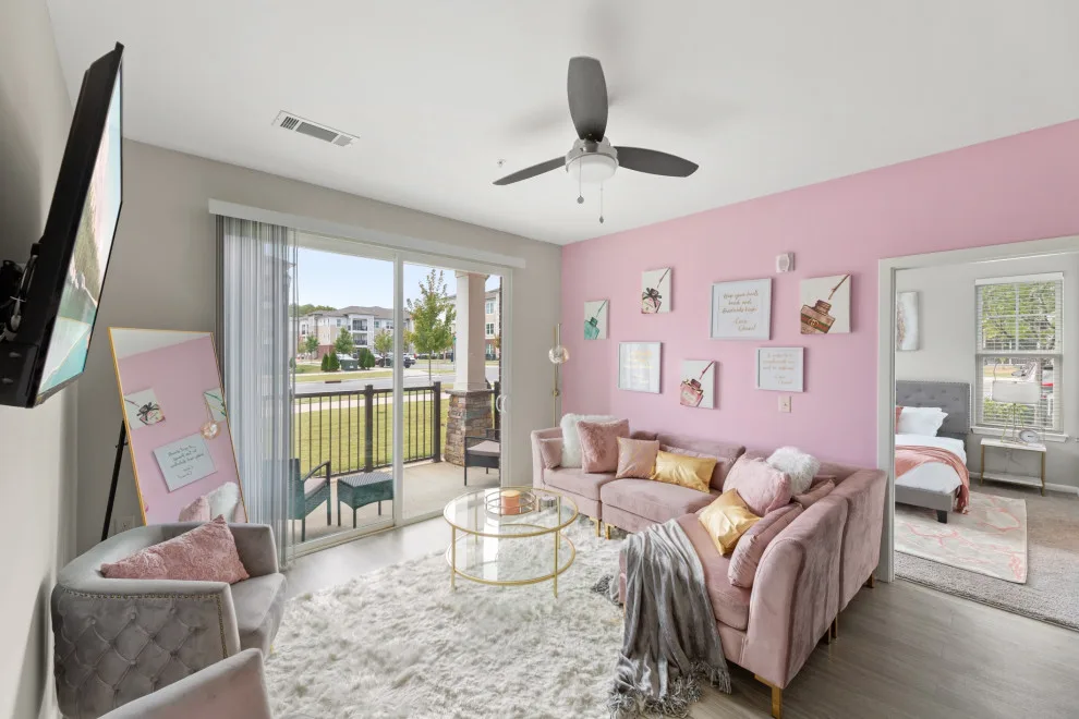 Chic Pink Apartment: Complete AirBNB Design Service by Interiors À La Mode, LLC - Photo 9
