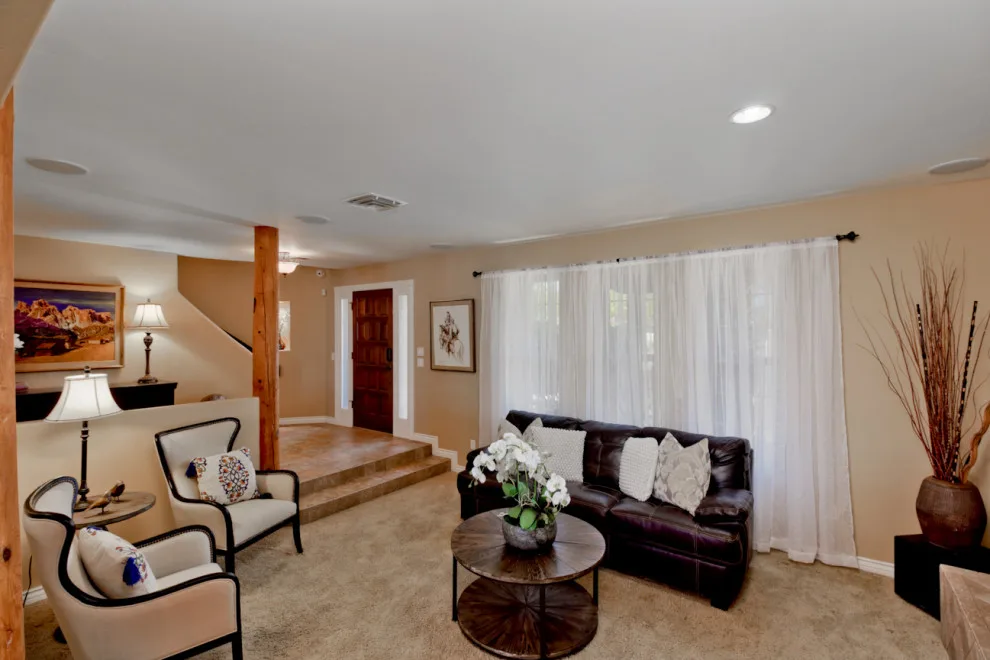 Golf Course Property Staging - SOLD by Victoria Staging & ReDesign - Photo 7