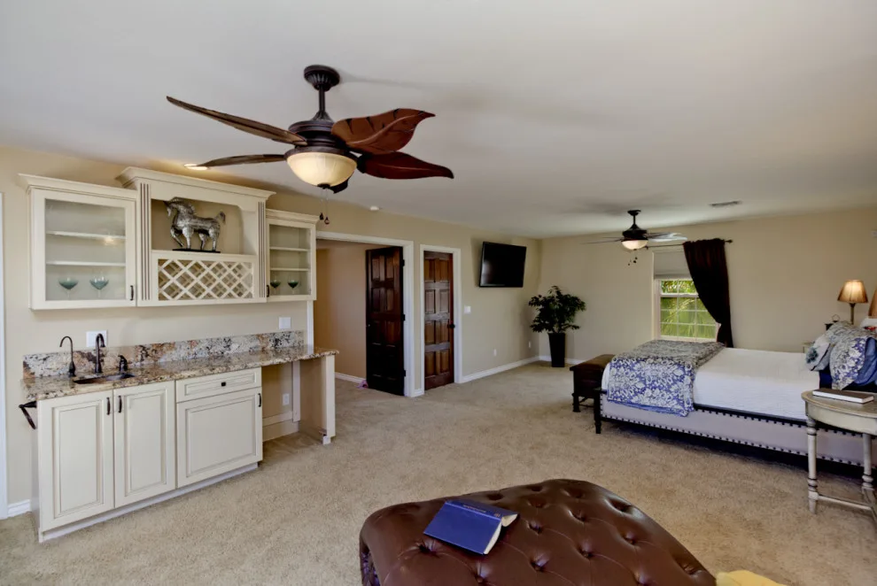 Golf Course Property Staging - SOLD by Victoria Staging & ReDesign - Photo 6