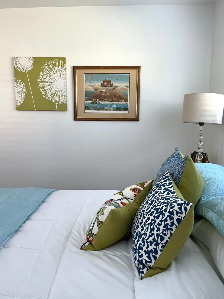 Coastal Welcome: Guest Room by Interiors By SarahRose - Photo 4