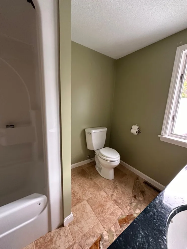 Hillside Main Bathroom by EDV Home Design - Photo 3