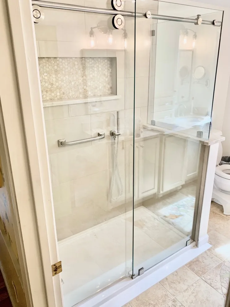 Hillside Main Bathroom by EDV Home Design - Photo 8
