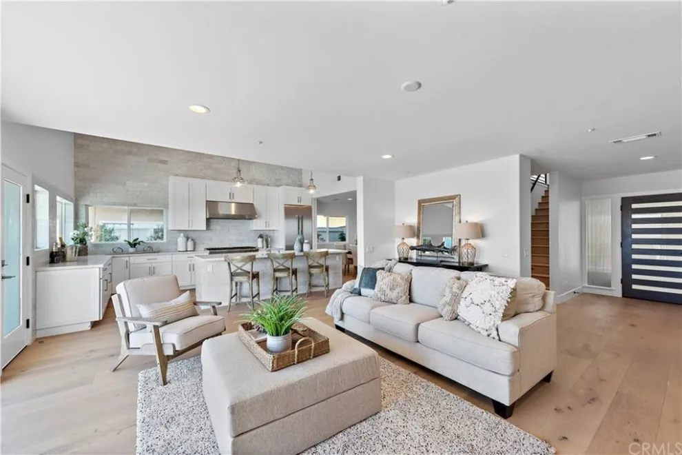 Coastal Homes Staging by HOM by HOM Staging & Design - Photo 22
