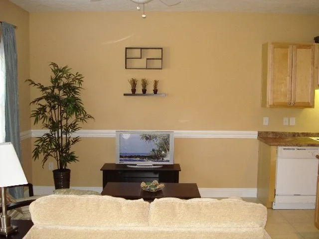 Serene townhouse by Sunshine Menefee - Photo 8