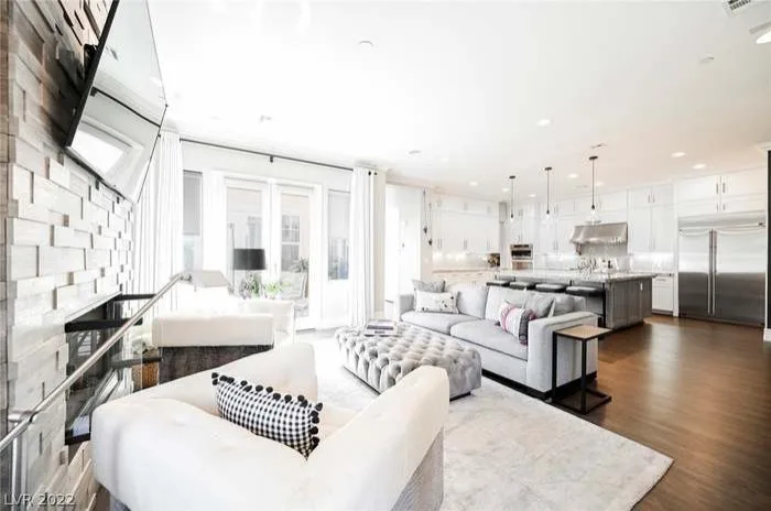 LG Designs LLC - Photo 13
