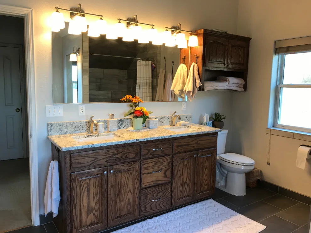 Country-style bathroom by SKD Interiors LLC - Photo 2