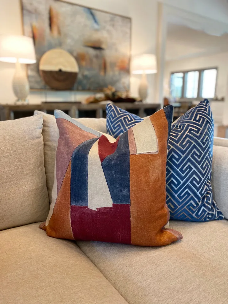 Transitional Housing in Southlake, TX by Ruthie Staalsen Interiors - Photo 11