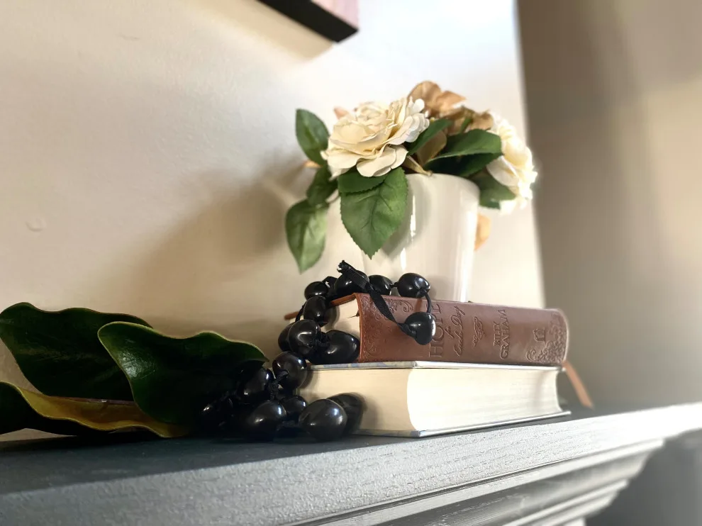 Decorated mantel with embellishments by Barbara Ann Holmes - Lintels & Lallies - Photo 2