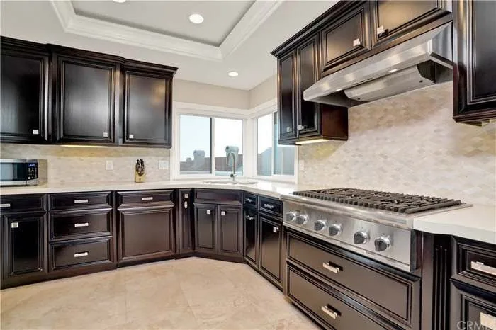 Interior Decoration by HOM Staging & Design - Photo 22