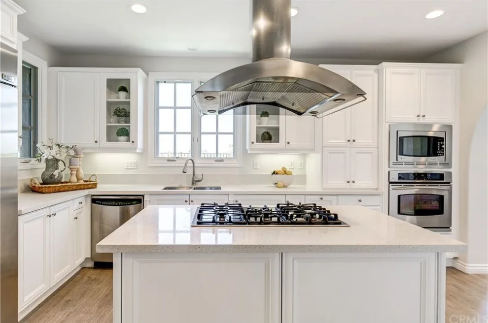 Interior Decoration by HOM Staging & Design - Photo 27