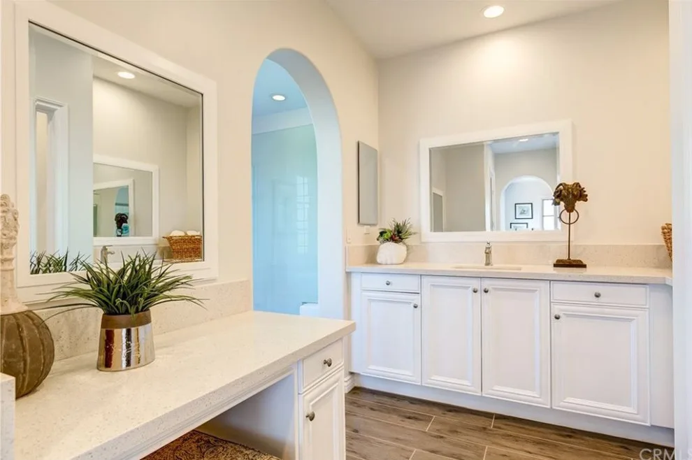 Interior Decoration by HOM Staging & Design - Photo 16