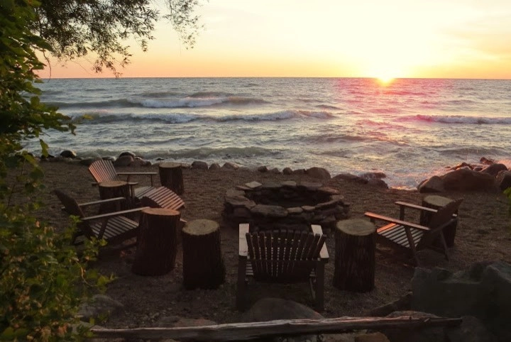 Evanston Lakefront Retreat by Greenwise Organic Lawn Care And Landscape Design - Photo 2