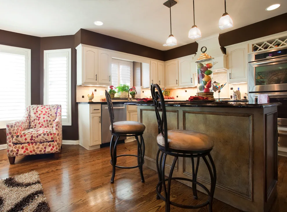 Omaha Classic Kitchen Renovation by Designer's Touch - Photo 6