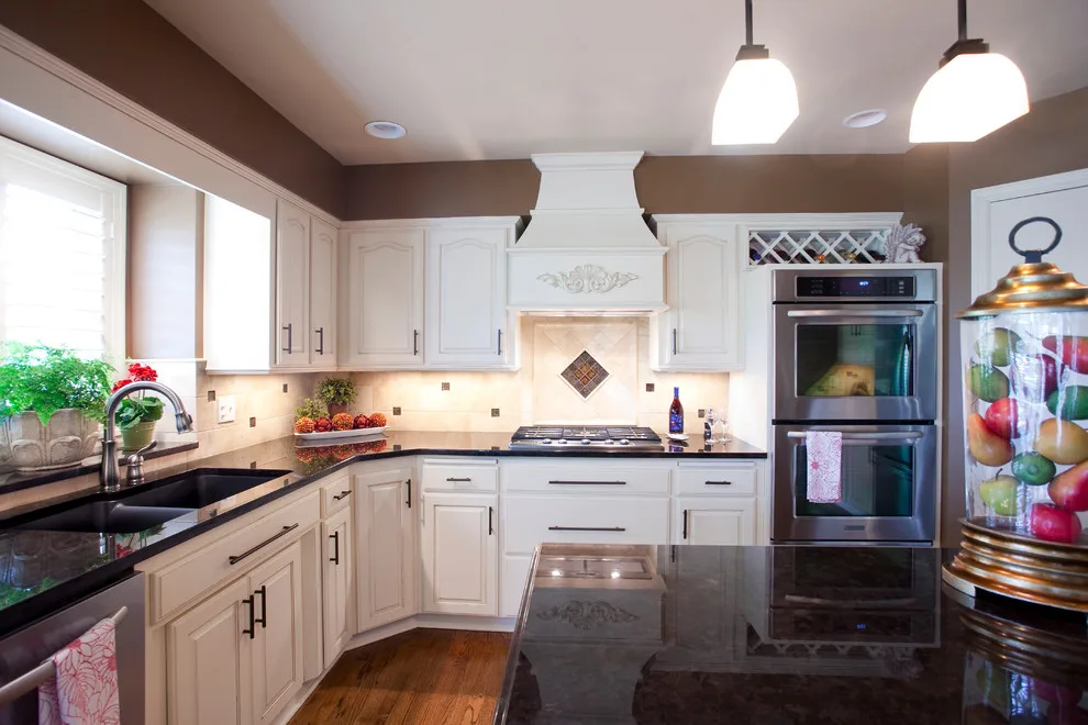 Omaha Classic Kitchen Renovation by Designer's Touch - Photo 11