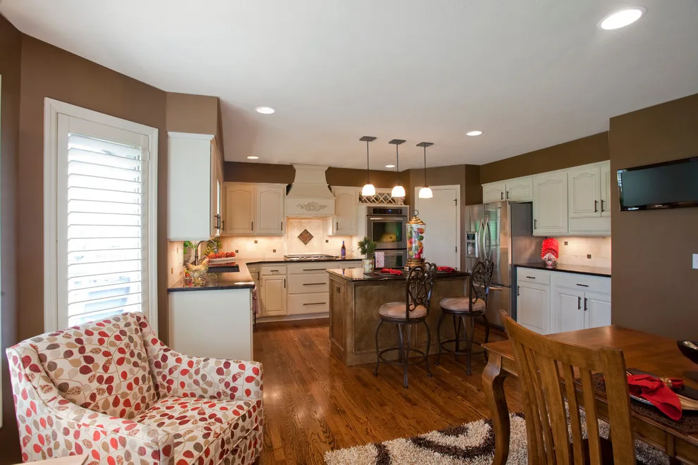 Omaha Classic Kitchen Renovation by Designer's Touch - Photo 5