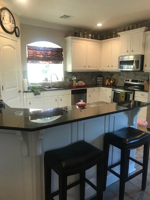 Let's Decorate - Photo 3