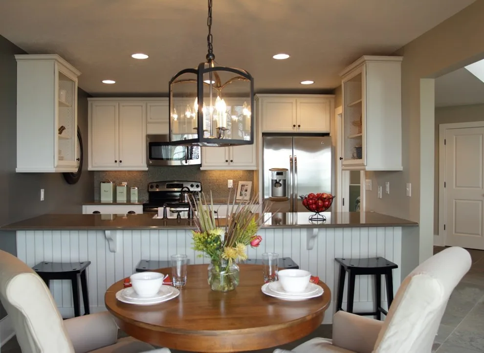Lakeshore Apartment by Welcome Home Design Group - Photo 5