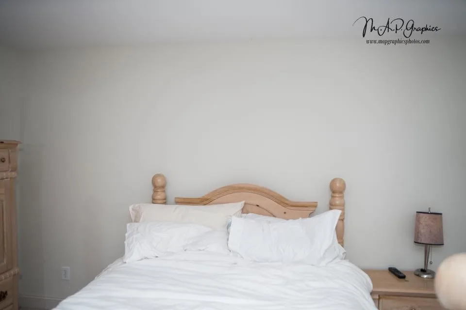 Guest Room in Rotterdam, NY by Drew Koniszewski - Photo 8