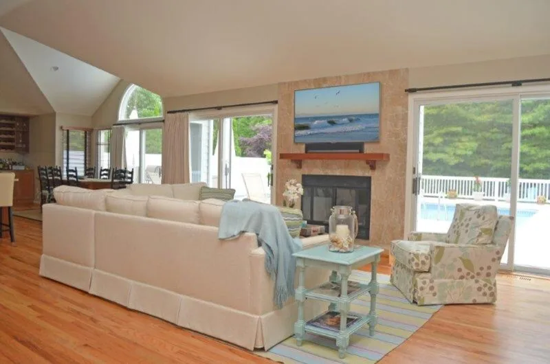Lounge Area by Dream Windows & Interiors - Photo 3