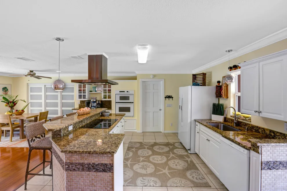 Majestic Villa Getaway by Teri Meagher - Photo 16