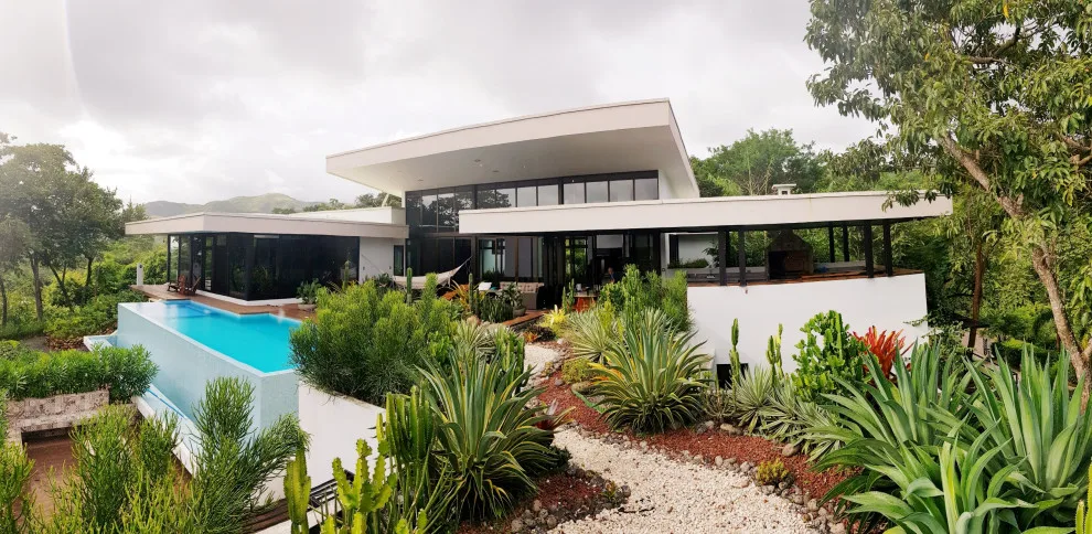 Sequeira-Maskrey Home by Ale Design Studio - Photo 5