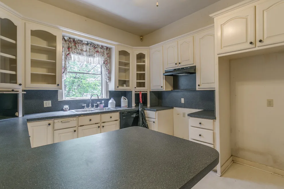 Meadowvale by Mission Accomplished Interior Design & Staging - Photo 28