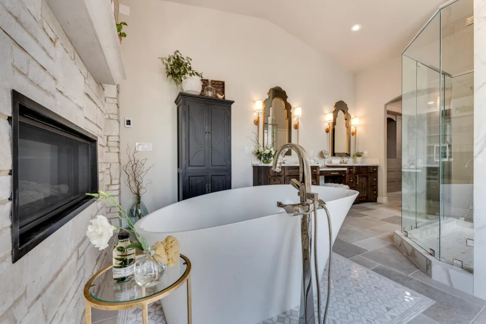 SECLUDED VALLEY PRIMARY BATHROOM & CLOSET by Sarah Blackbern Interiors - Photo 13