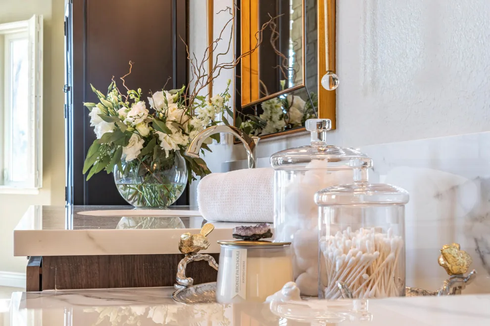 SECLUDED VALLEY PRIMARY BATHROOM & CLOSET by Sarah Blackbern Interiors - Photo 34