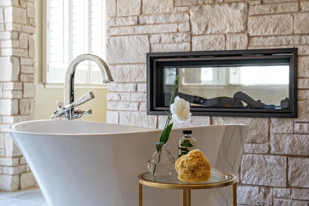 SECLUDED VALLEY PRIMARY BATHROOM & CLOSET by Sarah Blackbern Interiors - Photo 11