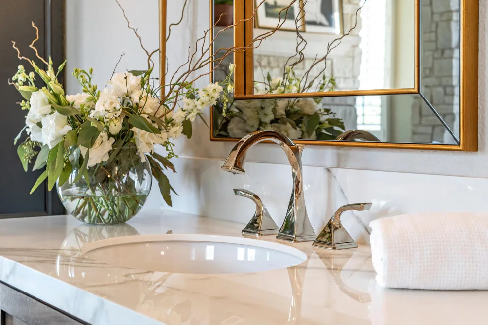 SECLUDED VALLEY PRIMARY BATHROOM & CLOSET by Sarah Blackbern Interiors - Photo 10