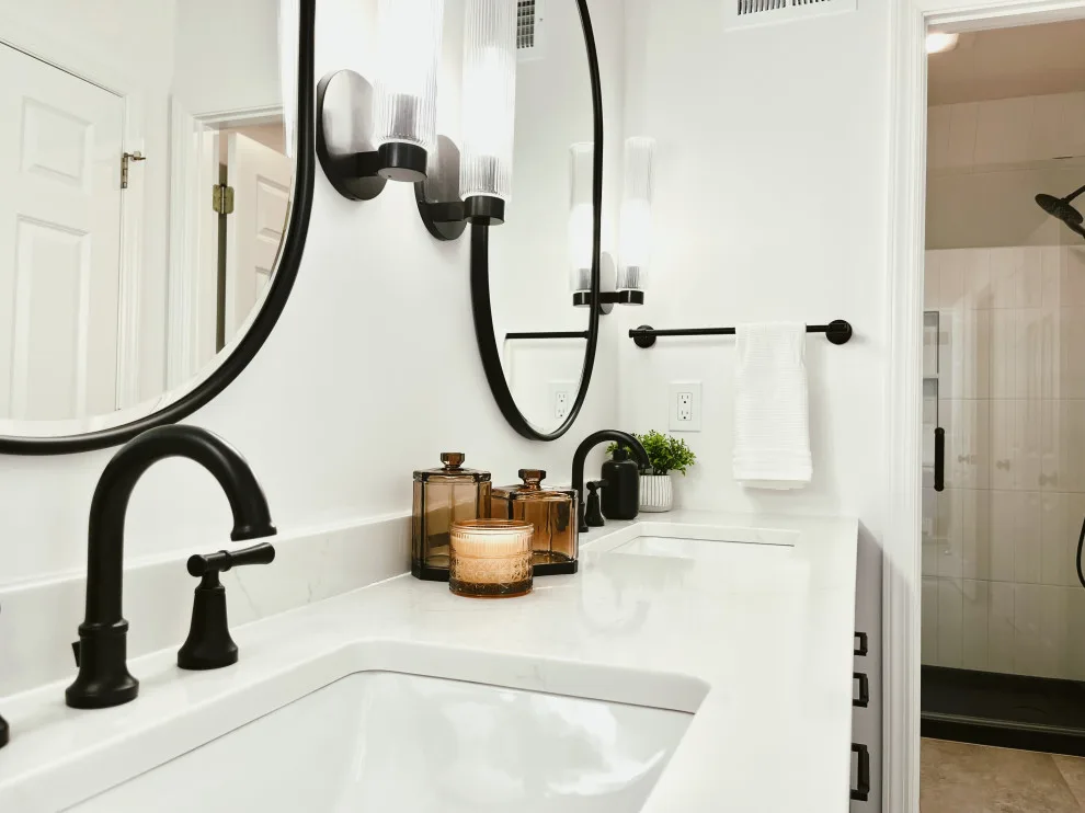 Contemporary Jack and Jill Bathroom by DesignFive, LLC - Steve Shorthouse - Photo 3