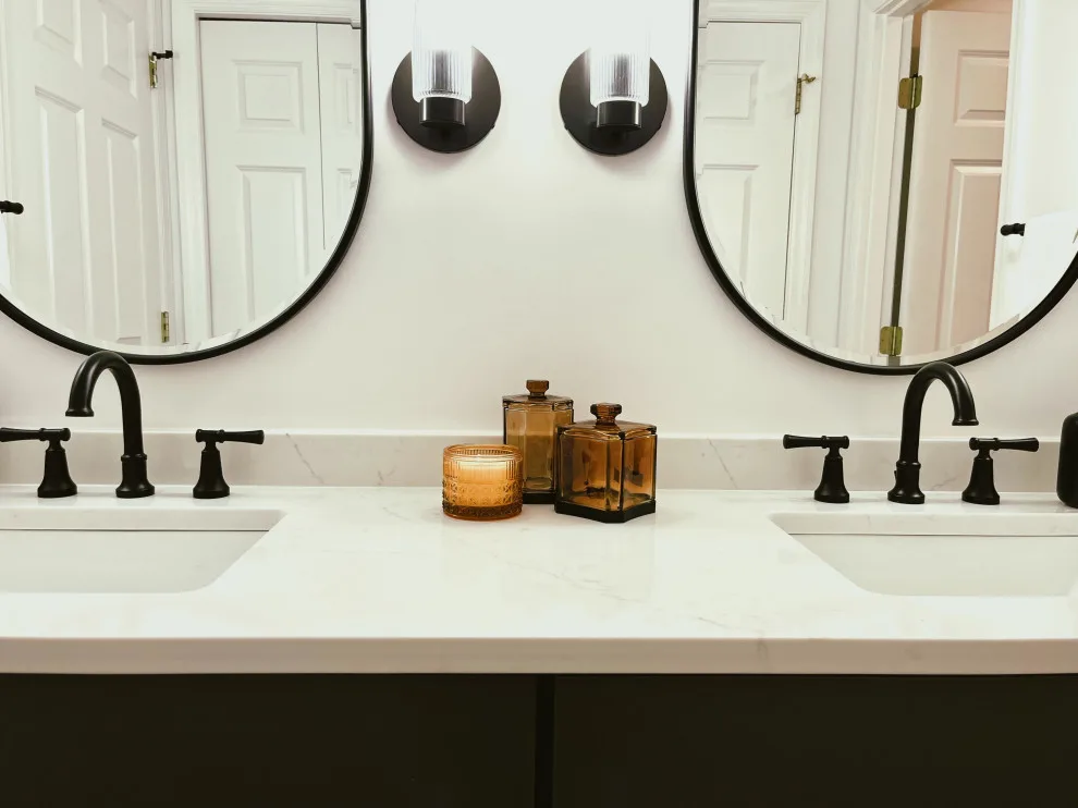 Contemporary Jack and Jill Bathroom by DesignFive, LLC - Steve Shorthouse - Photo 4