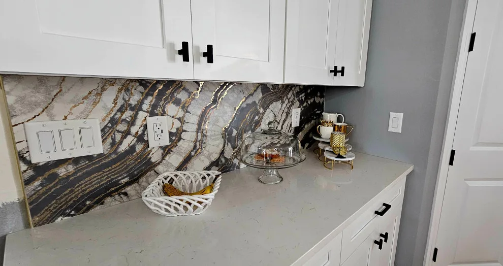 modern kitchen design by Adrienne's Decor, LLC - Photo 2