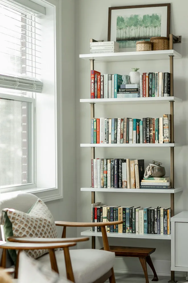 Mid-Century Modern Apartment Upgrade by Grayscale Homes - Photo 17
