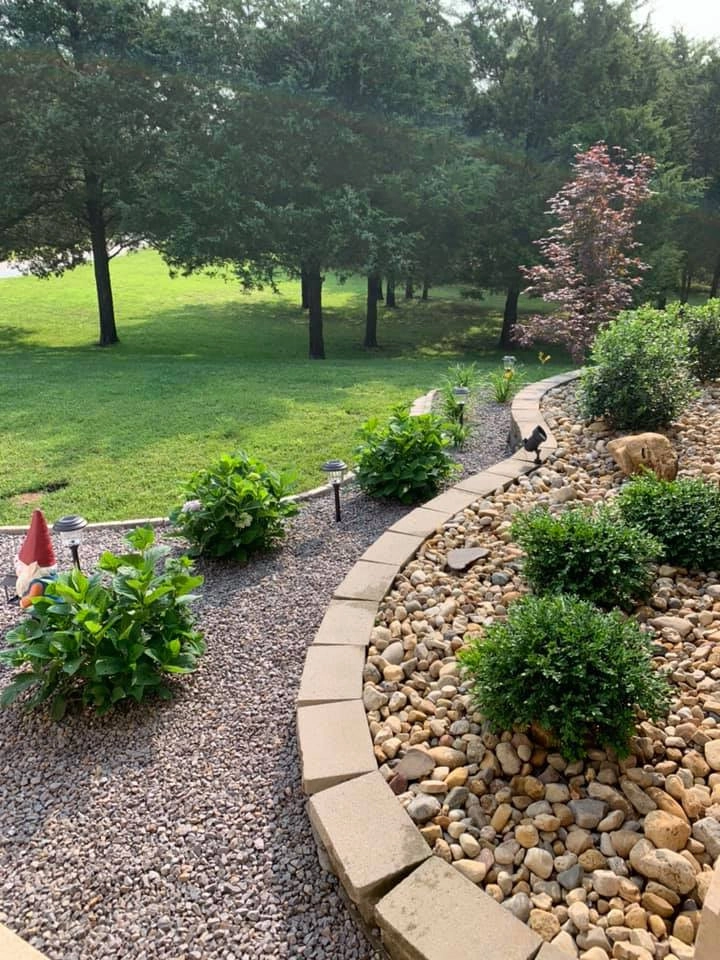 Landscape Edging and Mulching by Hackman Lawn & Landscape - Photo 3