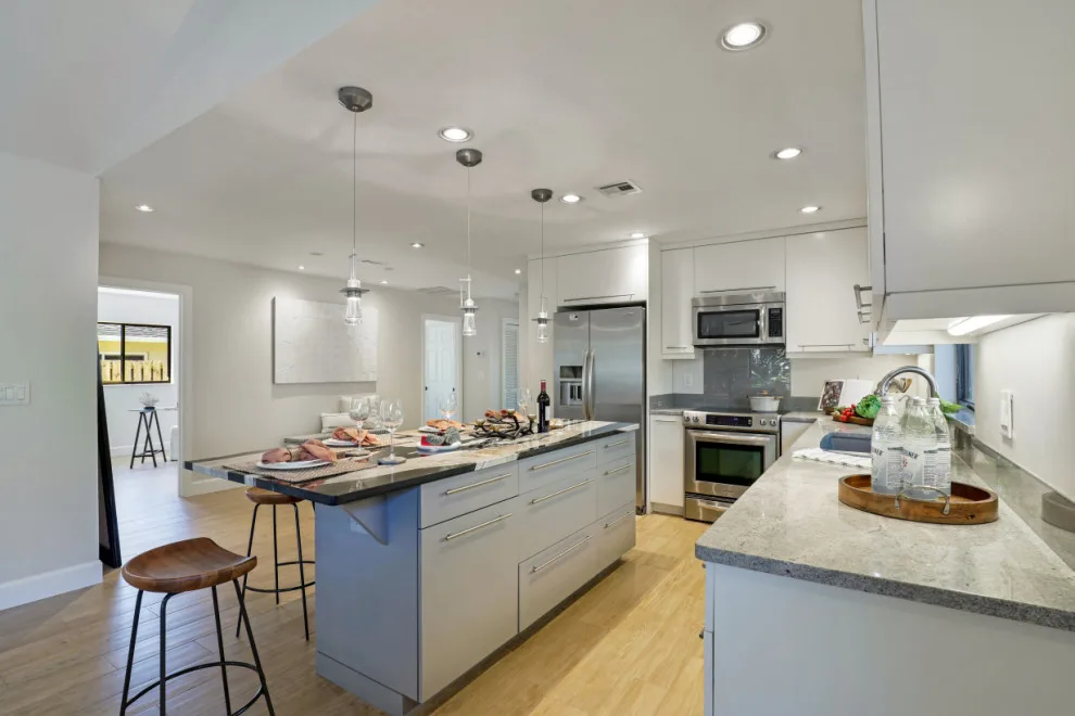 Valerie Lynn Interiors, LLC - Photo 11
