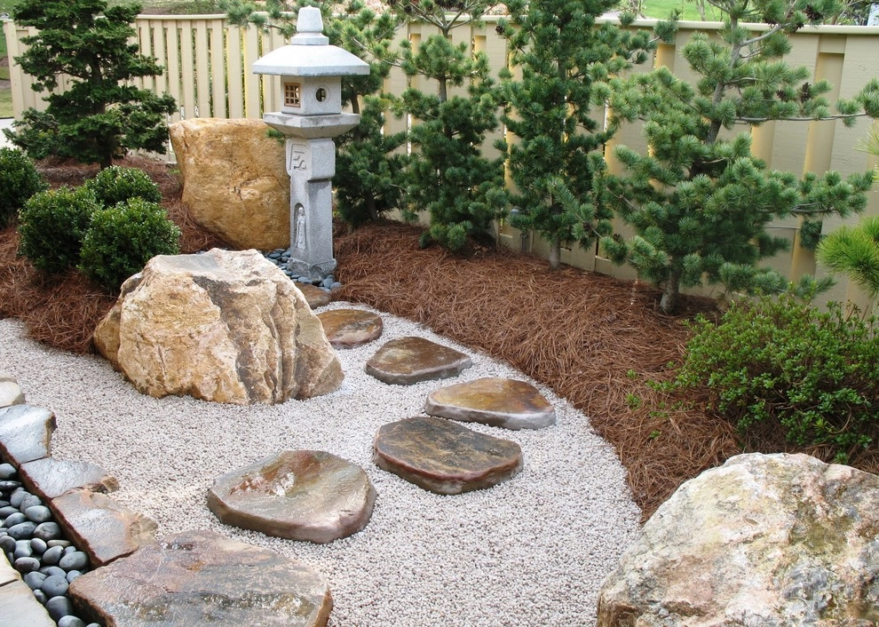 Japanese Courtyard Garden by Hanselman Landscape And Gardens - Photo 3