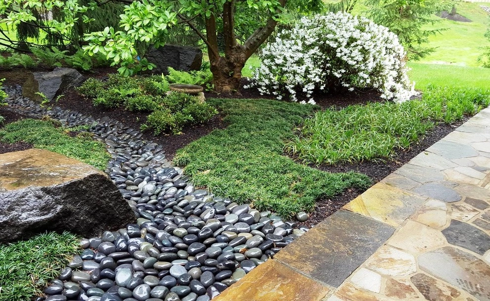 Japanese Courtyard Garden by Hanselman Landscape And Gardens - Photo 6