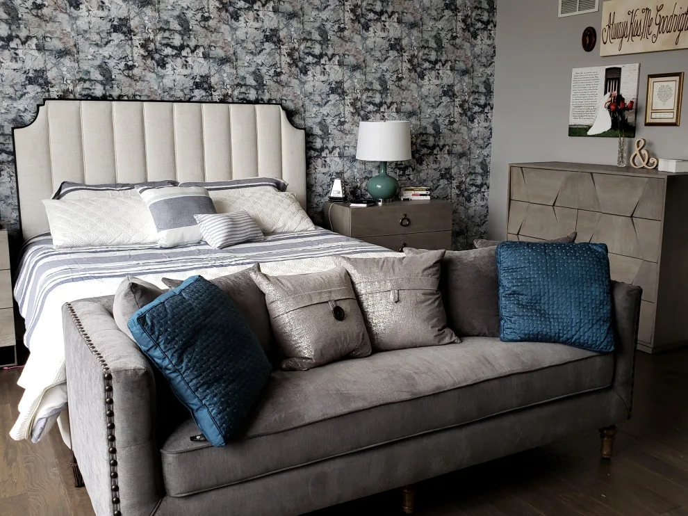 EM Home by Savvy Style With Valerie - Photo 21