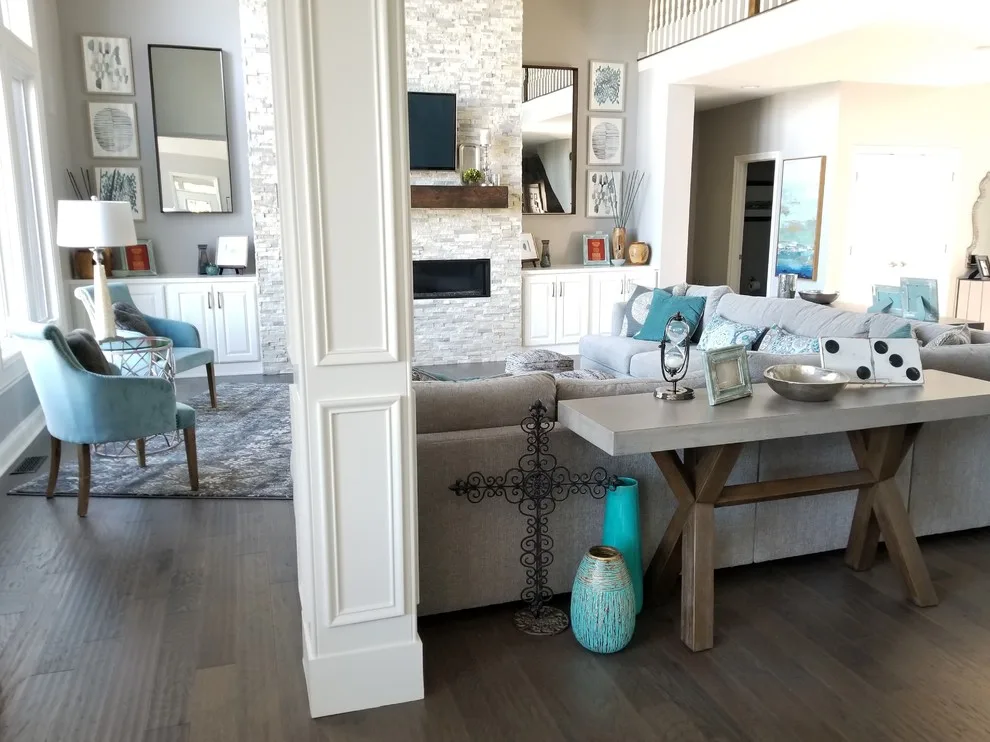 EM Home by Savvy Style With Valerie - Photo 33
