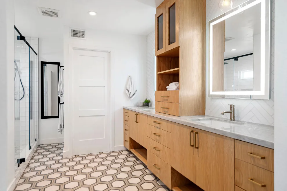 La Posta Avenue, Main Bathroom by Brovia Interiors - Photo 9
